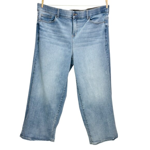 Torrid Womens Bombshell Wide Leg High Rise Jean Light Wash Plus Size 22R - Picture 2 of 13